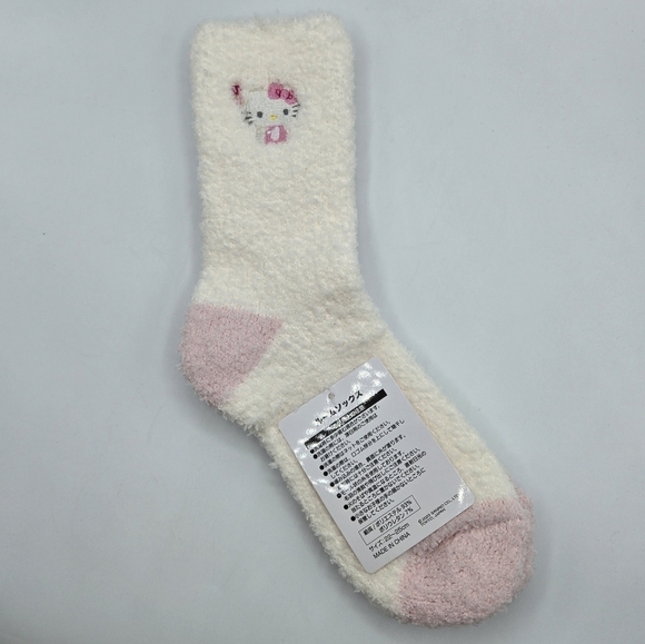 Sanrio Hello Kitty Fuzzy Cozy Socks Cream and Pink - Picture 3 of 6